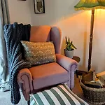 Nyaraló Maple Cottage, Stylish For 6 Near The District *