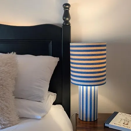 Maple Cottage, Stylish For 6 Near The District *